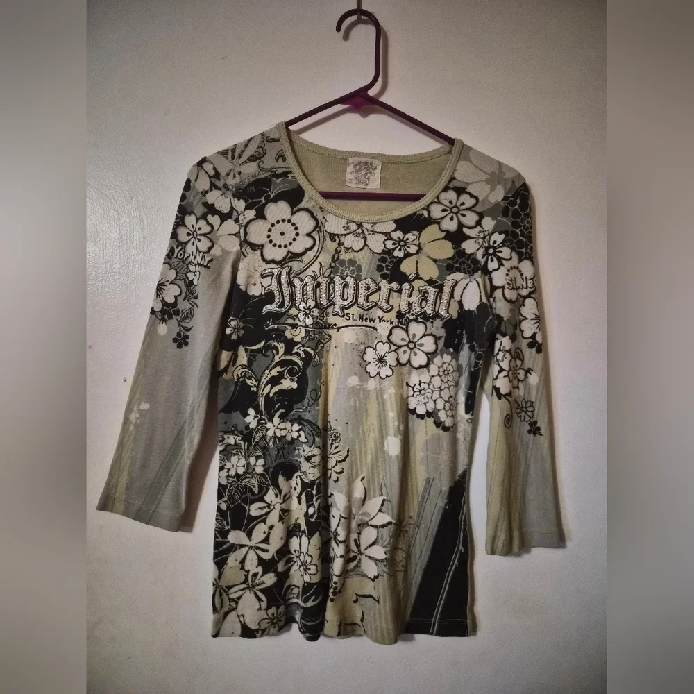 Shirt - Picture 1 of 3